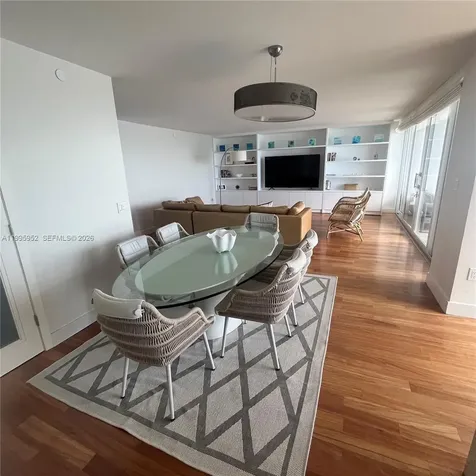 881 Ocean Drive Key Biscayne FL 33149