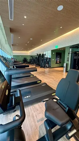77 SE 5th Street Miami FL 33131