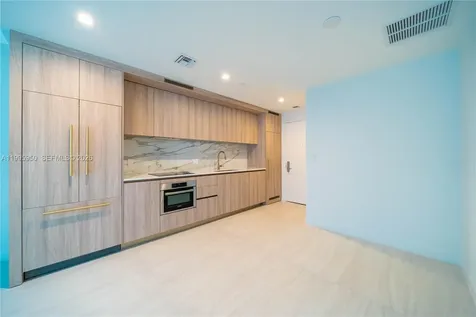 77 SE 5th Street Miami FL 33131