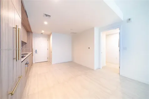 77 SE 5th Street Miami FL 33131