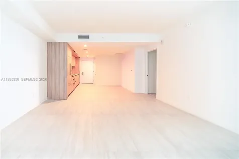 77 SE 5th Street Miami FL 33131