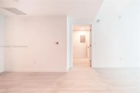 77 SE 5th Street Miami FL 33131