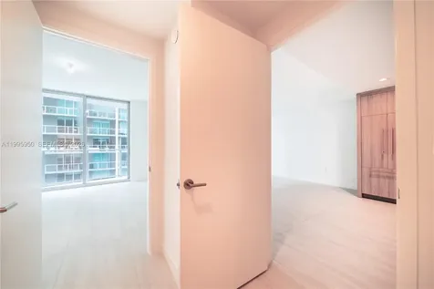 77 SE 5th Street Miami FL 33131