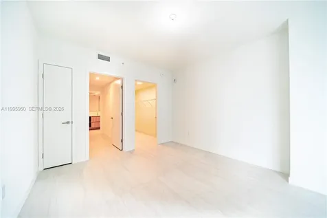 77 SE 5th Street Miami FL 33131