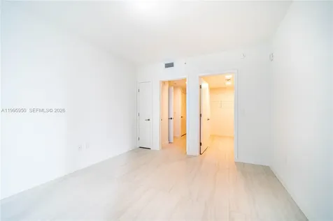 77 SE 5th Street Miami FL 33131