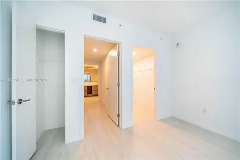 77 SE 5th Street Miami FL 33131