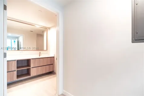 77 SE 5th Street Miami FL 33131