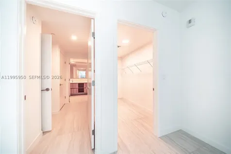 77 SE 5th Street Miami FL 33131