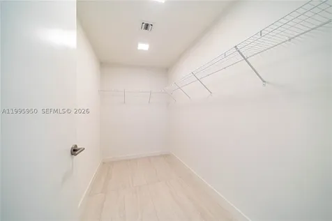 77 SE 5th Street Miami FL 33131
