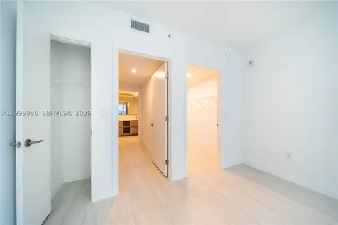 77 SE 5th Street Miami FL 33131