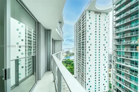 77 SE 5th Street Miami FL 33131