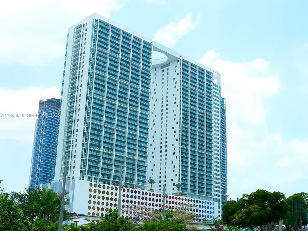 55 SE 6th Street Miami FL 33131