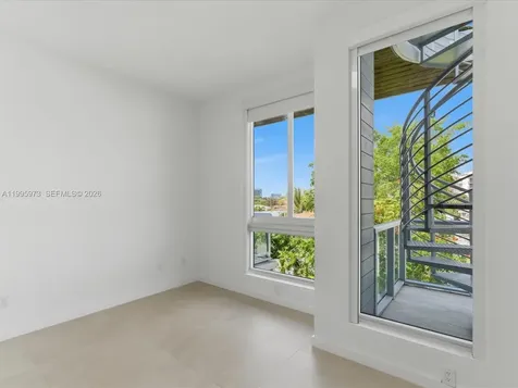 529 SW 11th Street Miami FL 33129
