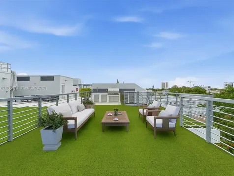 529 SW 11th Street Miami FL 33129