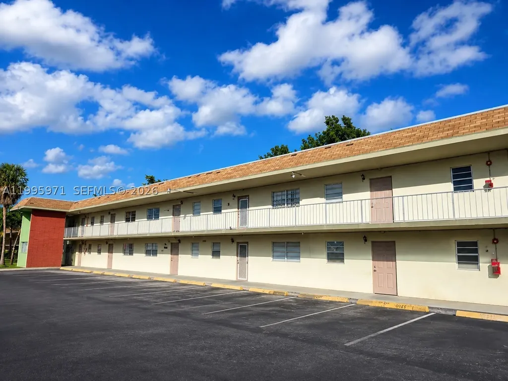 609 S State Road 7 Margate FL 33068