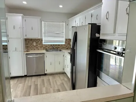 609 S State Road 7 Margate FL 33068