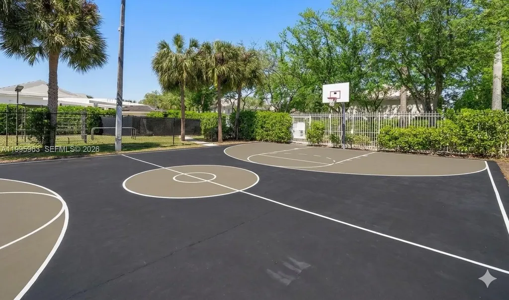 9905 NW 57th Manor Coral Springs FL 33076