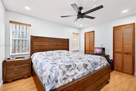 7821 SW 9th Terrace Miami FL 33144