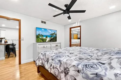 7821 SW 9th Terrace Miami FL 33144