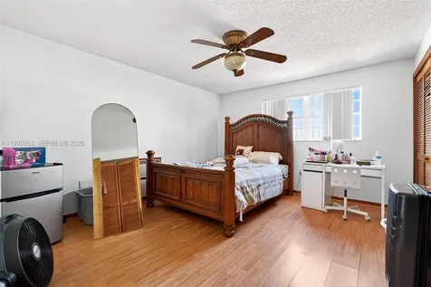7821 SW 9th Terrace Miami FL 33144
