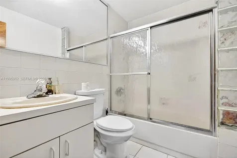 7821 SW 9th Terrace Miami FL 33144