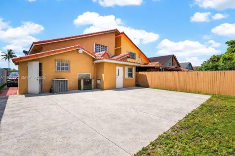 7821 SW 9th Terrace Miami FL 33144