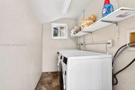 7821 SW 9th Terrace Miami FL 33144