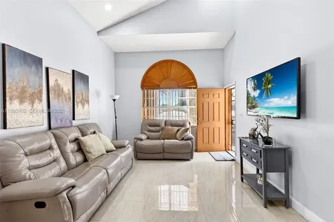 7821 SW 9th Terrace Miami FL 33144