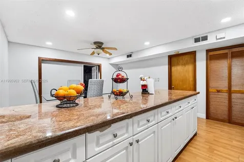 7821 SW 9th Terrace Miami FL 33144