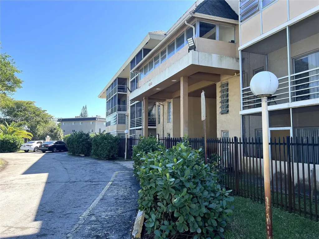 4848 NW 24th Court Lauderdale Lakes FL 33313