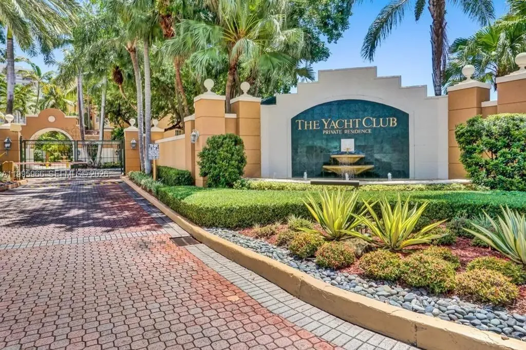 19801 E Country Club Drive Aventura FL 33180