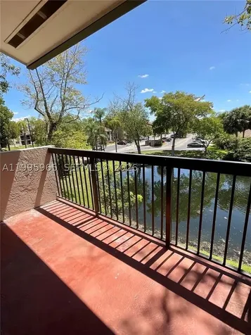 9998 Nob Hill Place Sunrise FL 33351
