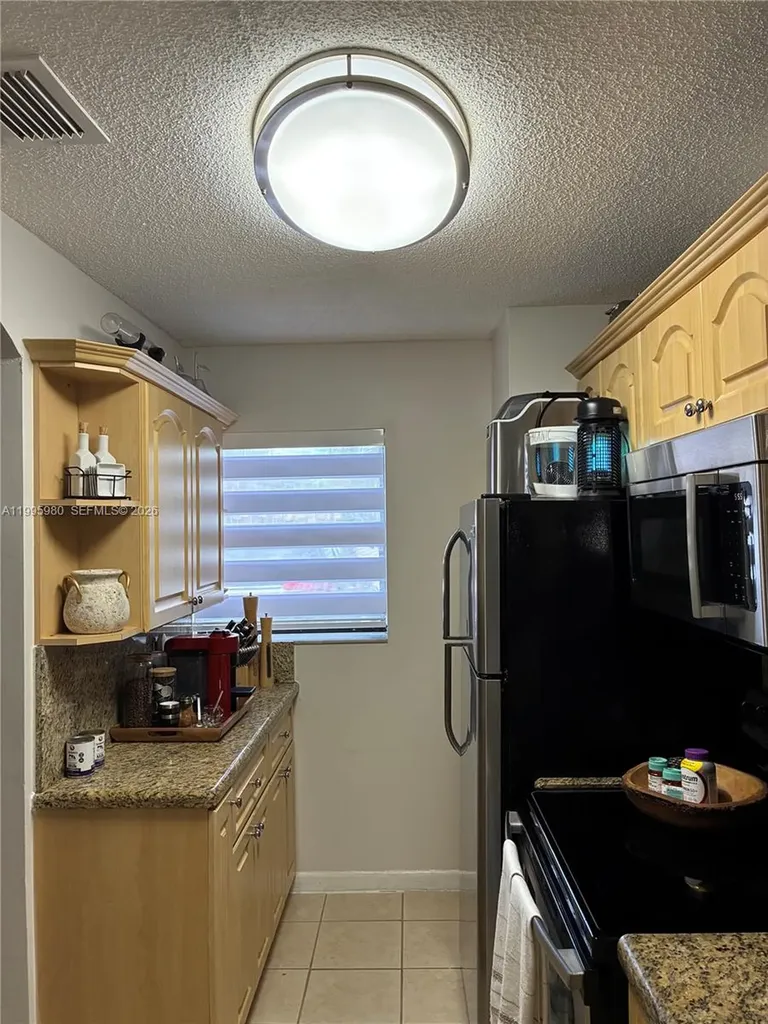 6858 NW 173rd Drive Hialeah FL 33015