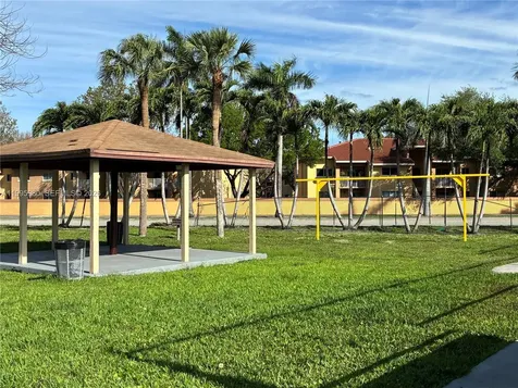 6858 NW 173rd Drive Hialeah FL 33015