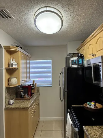 6858 NW 173rd Drive Hialeah FL 33015