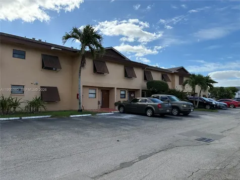 6858 NW 173rd Drive Hialeah FL 33015