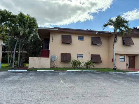 6858 NW 173rd Drive Hialeah FL 33015