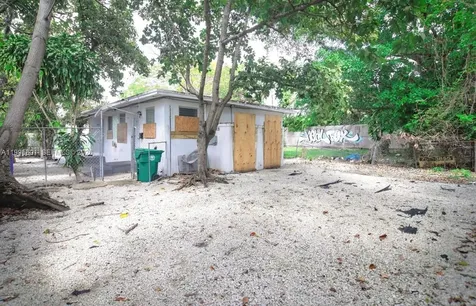 270 NW 35th Street Miami FL 33127