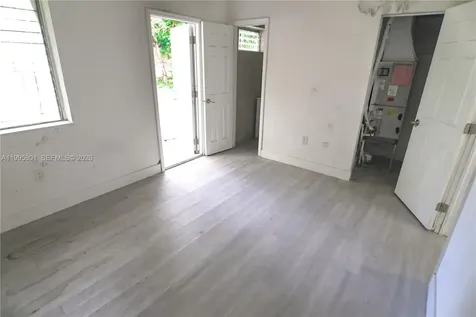 270 NW 35th Street Miami FL 33127