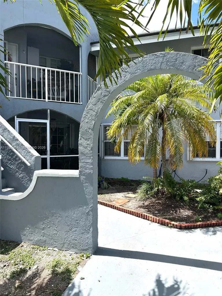 15645 SW 74th Circle Drive Miami FL 33193