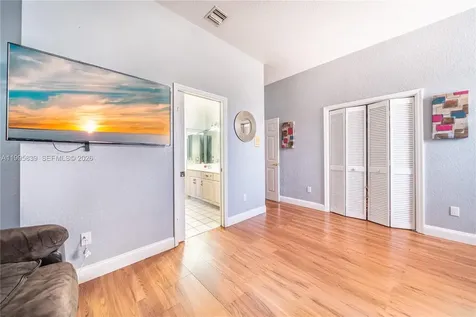 5303 SW 111th Terrace Davie FL 33328