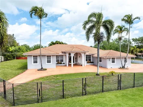 5303 SW 111th Terrace Davie FL 33328