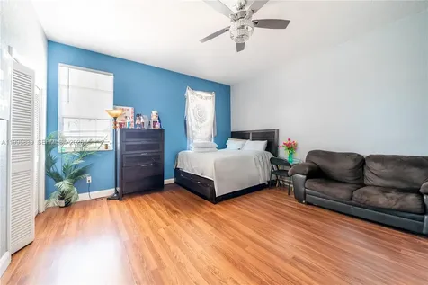 5303 SW 111th Terrace Davie FL 33328