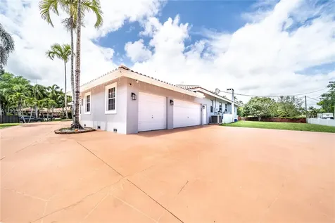5303 SW 111th Terrace Davie FL 33328