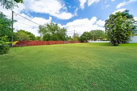 5303 SW 111th Terrace Davie FL 33328