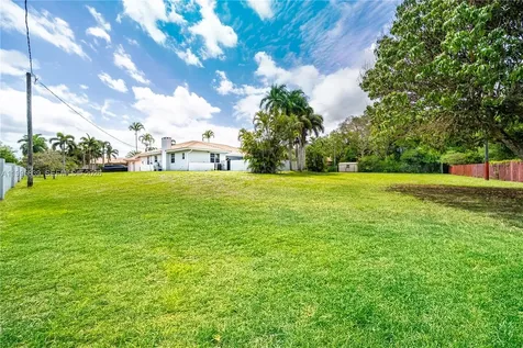 5303 SW 111th Terrace Davie FL 33328
