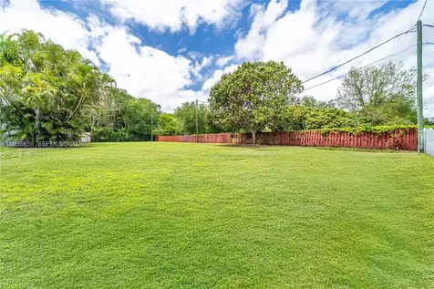 5303 SW 111th Terrace Davie FL 33328