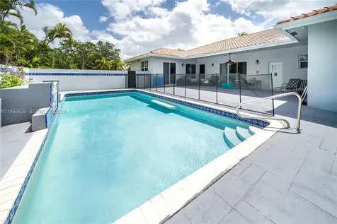 5303 SW 111th Terrace Davie FL 33328