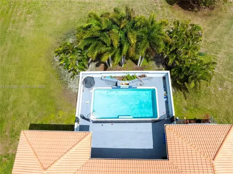 5303 SW 111th Terrace Davie FL 33328