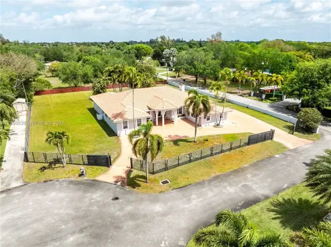 5303 SW 111th Terrace Davie FL 33328